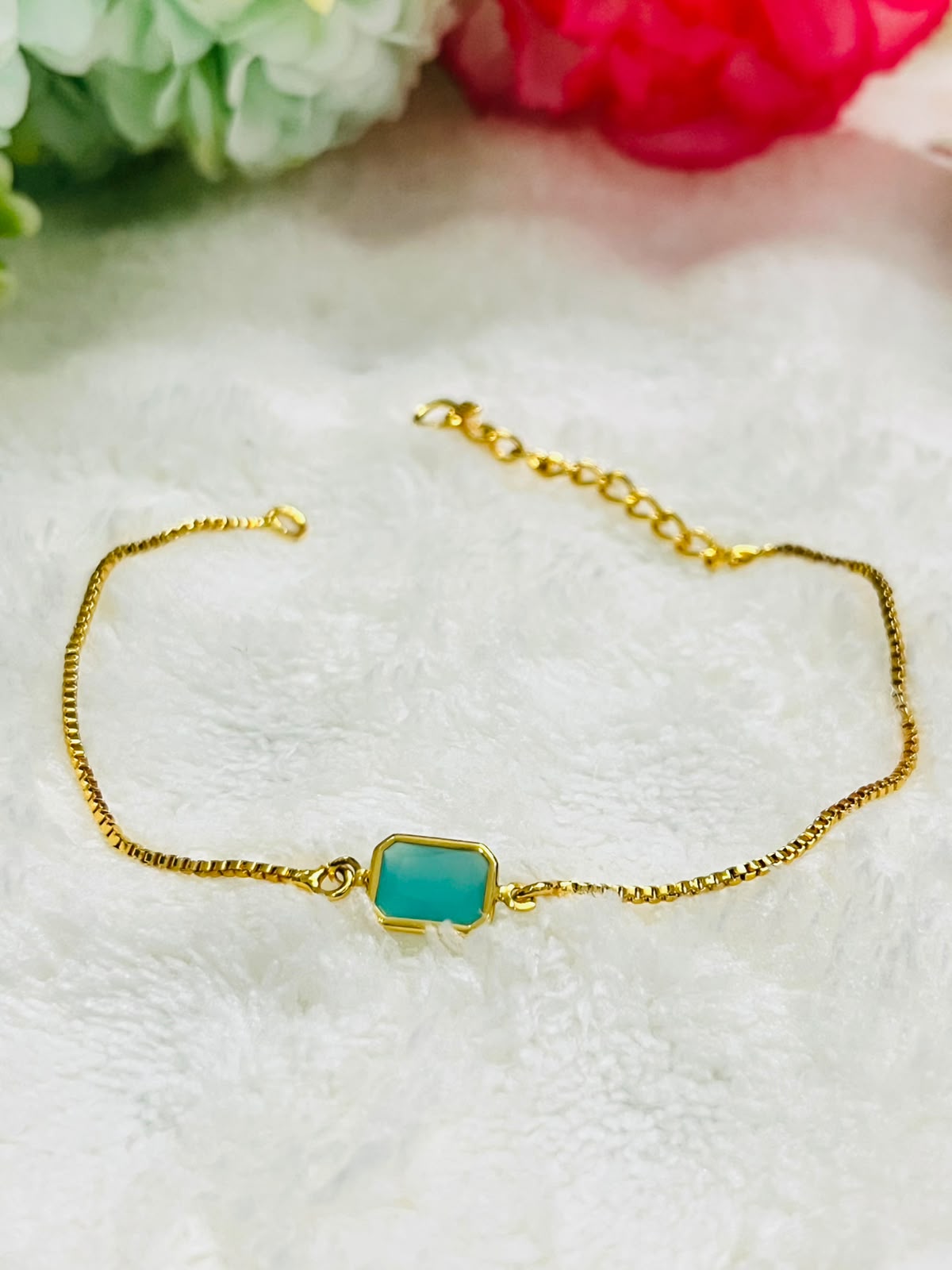 Bracelet with Tiffany Blue stone | Gold plated