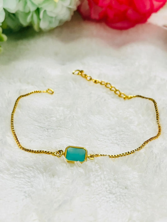Bracelet with Tiffany Blue stone | Gold plated